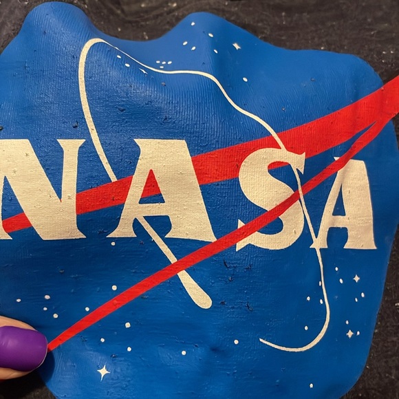 12-18, 18, and 18-24 month graphic tees. Old Navy, Baby Gap (Star Wars), NASA - Picture 9 of 10